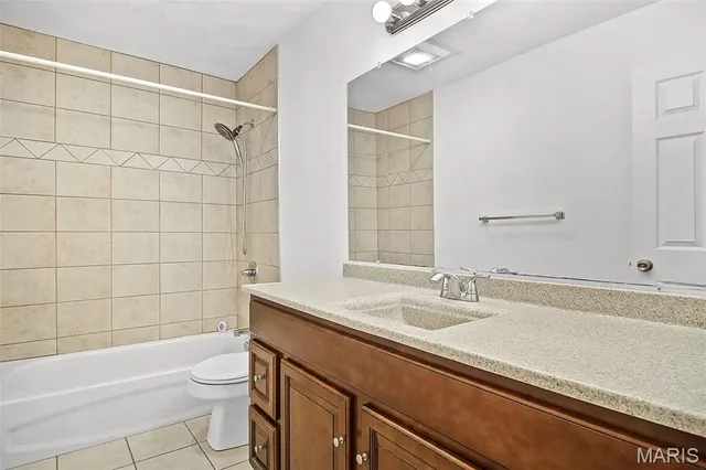 $184,900 | 3304 Wilshire Drive, Granite City, IL 62040