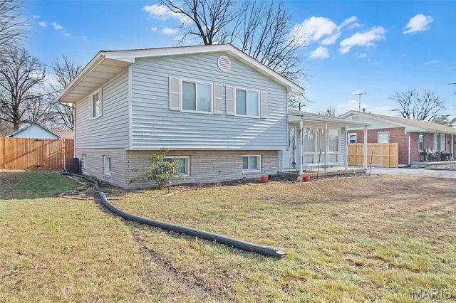 $184,900 | 3304 Wilshire Drive, Granite City, IL 62040