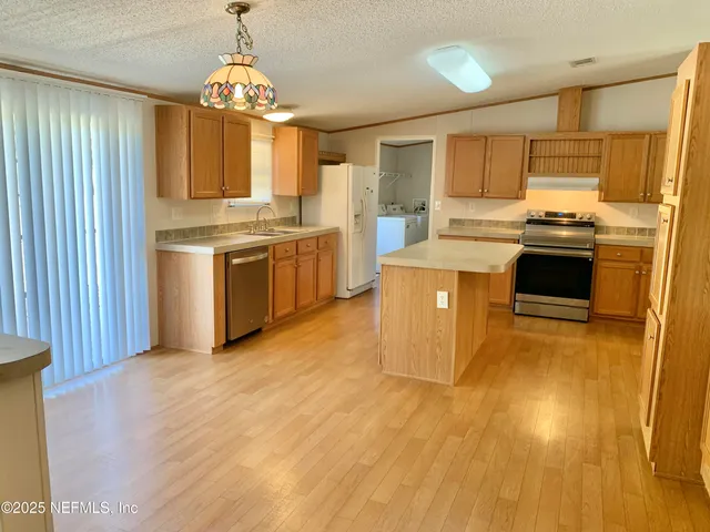 $259,900 | 12752 Southeast 9th Place, Gainesville, FL 32641