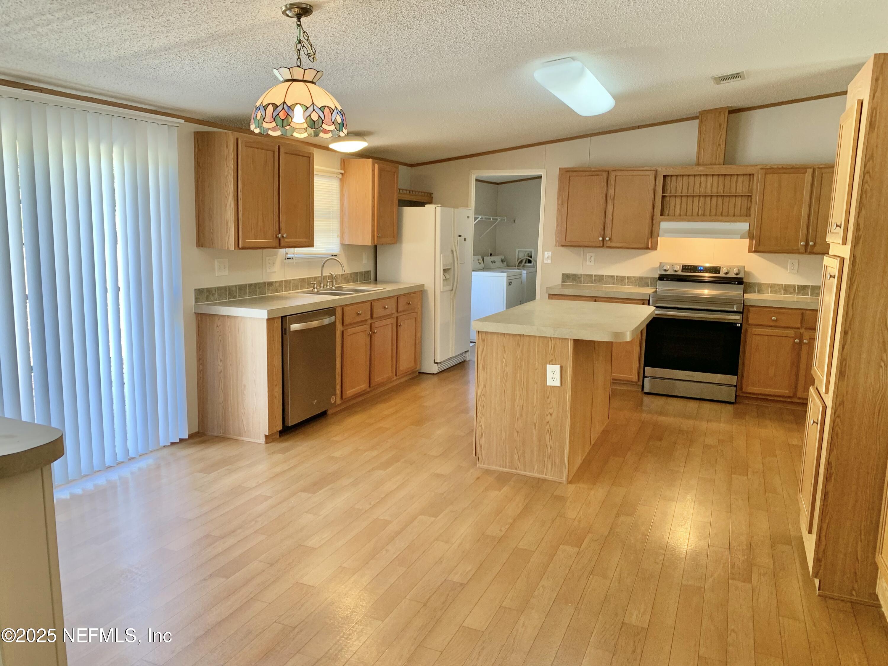 12752 Southeast 9th Place Gainesville, FL 32641 - Photo 8 of 53 IMG_0225