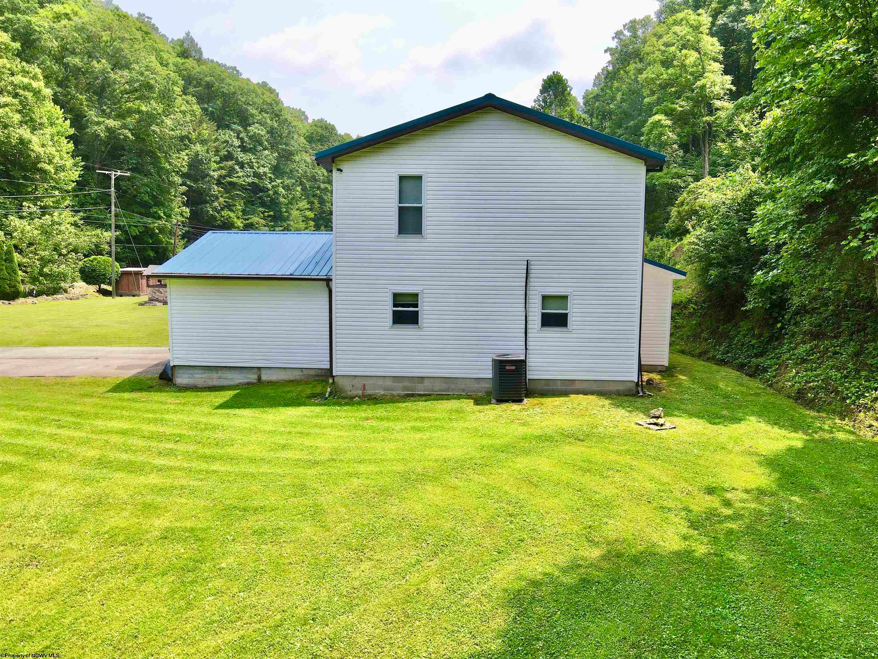 1858 Fola Road Bickmore, WV 25019 - Photo 4 of 37 Gallery Image 4