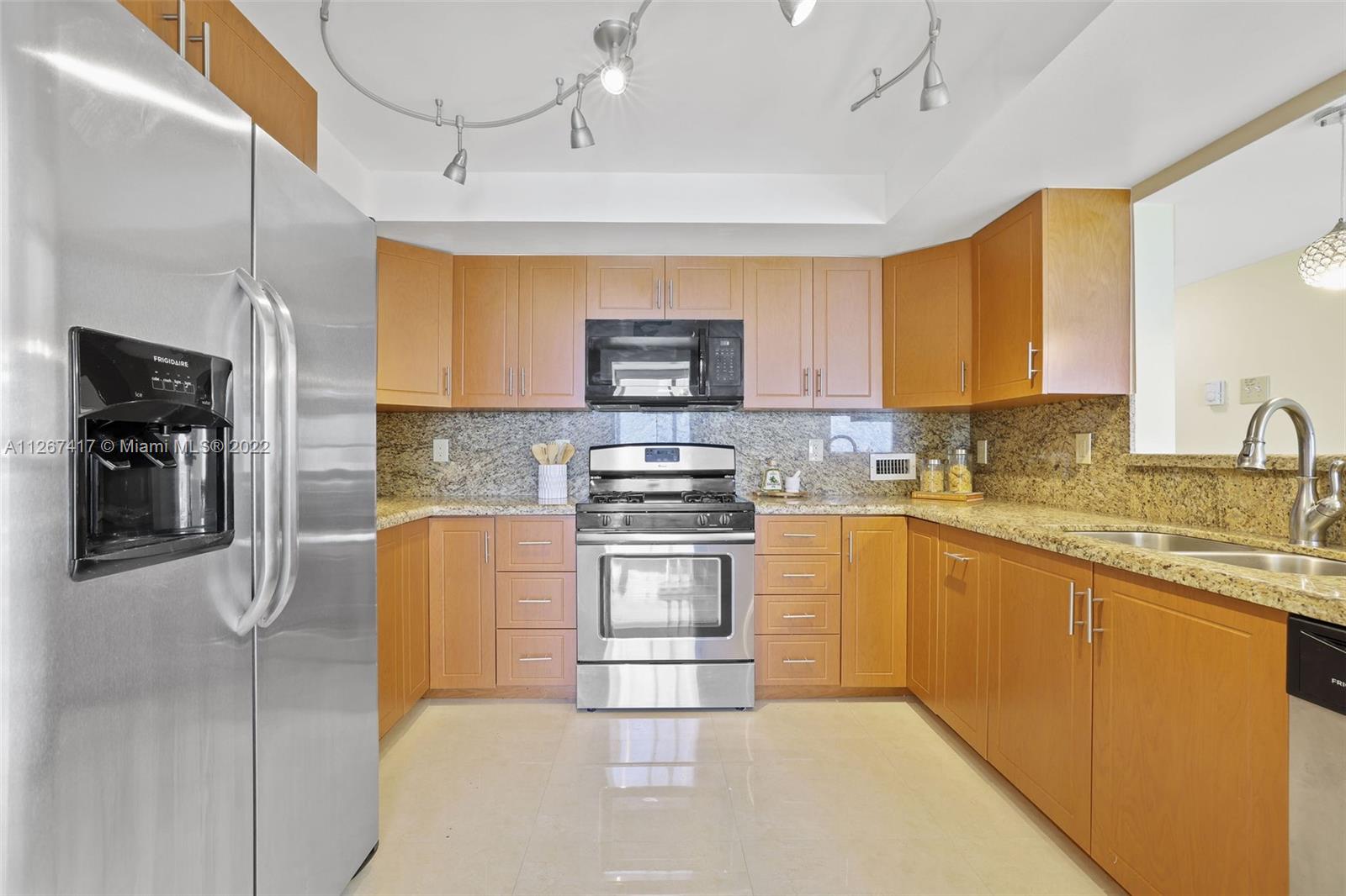 2030 South Ocean Drive, Unit 821 Hallandale Beach, FL 33009 - Photo 18 of 50