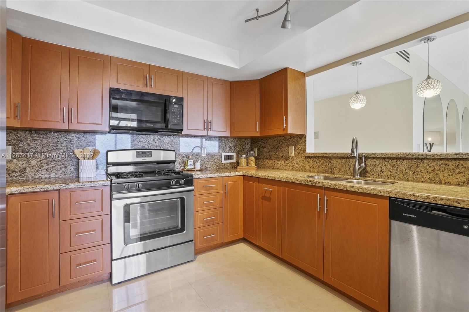 2030 South Ocean Drive, Unit 821 Hallandale Beach, FL 33009 - Photo 19 of 50