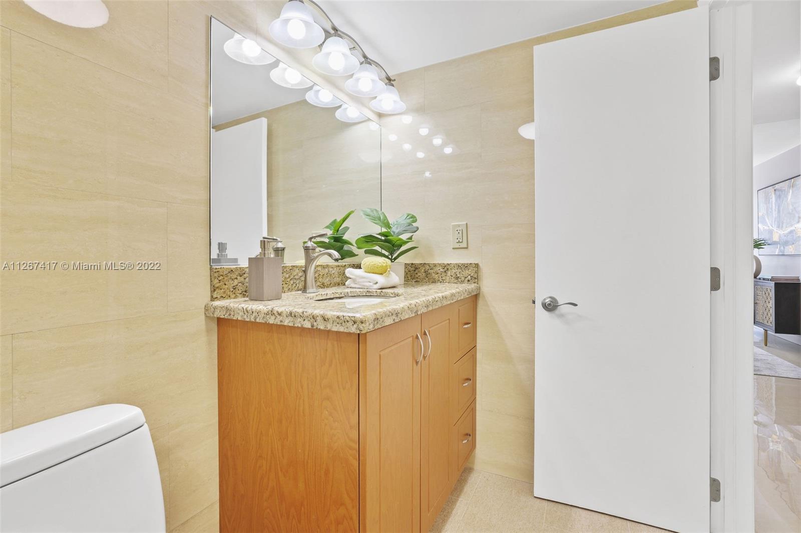 2030 South Ocean Drive, Unit 821 Hallandale Beach, FL 33009 - Photo 32 of 50