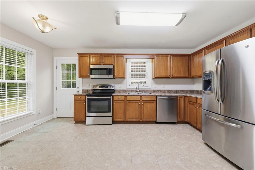 265 Link Road Reidsville, NC 27320 - Photo 13 of 41
