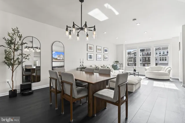 $550,000 | 3992 Shire Meadow Lane, Triangle, VA 22172