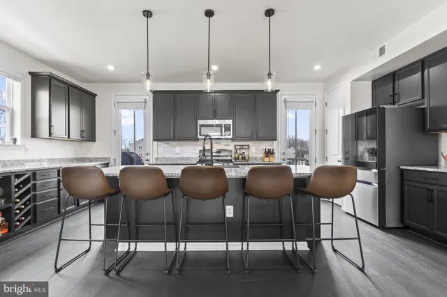 $550,000 | 3992 Shire Meadow Lane, Triangle, VA 22172