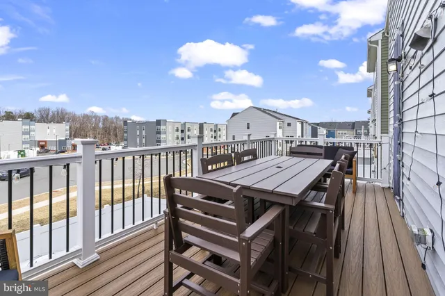 $550,000 | 3992 Shire Meadow Lane, Triangle, VA 22172