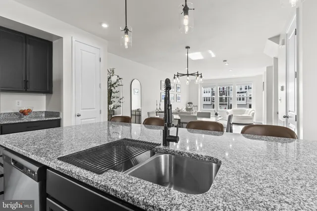 $550,000 | 3992 Shire Meadow Lane, Triangle, VA 22172