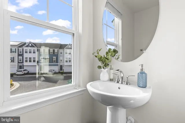 $550,000 | 3992 Shire Meadow Lane, Triangle, VA 22172