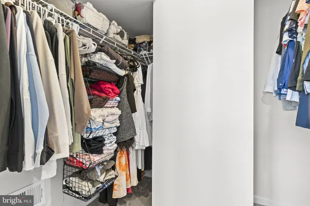 $550,000 | 3992 Shire Meadow Lane, Triangle, VA 22172