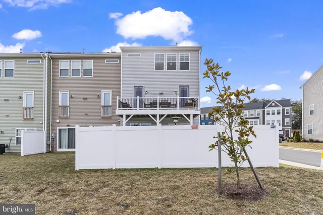 $550,000 | 3992 Shire Meadow Lane, Triangle, VA 22172