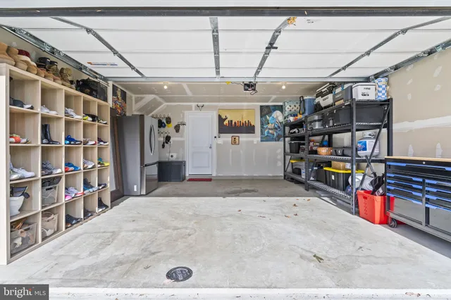 $550,000 | 3992 Shire Meadow Lane, Triangle, VA 22172