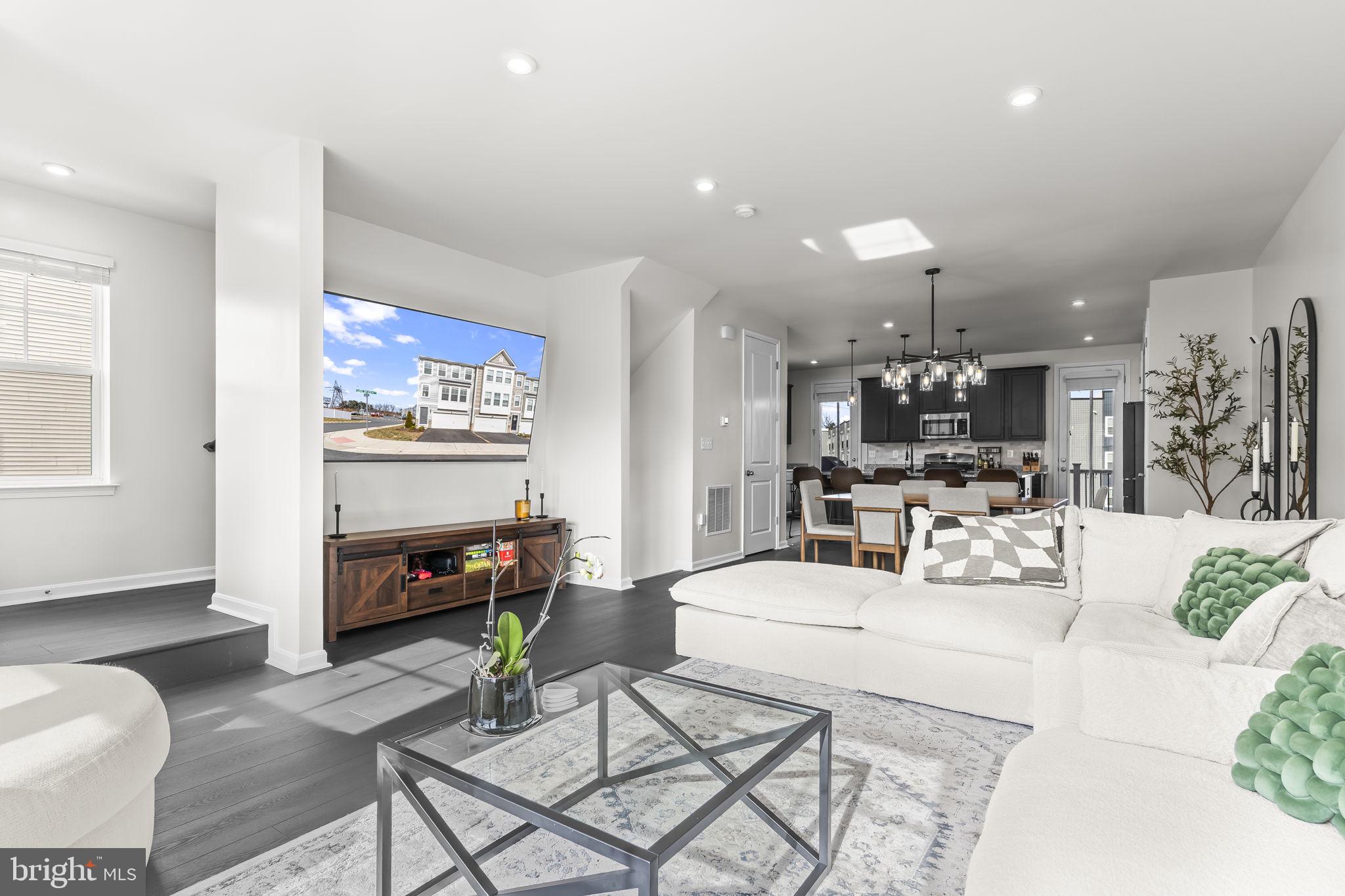 3992 Shire Meadow Lane Triangle, VA 22172 - Photo 8 of 46