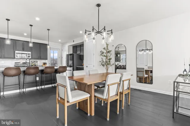 $550,000 | 3992 Shire Meadow Lane, Triangle, VA 22172