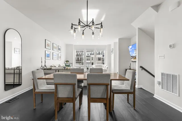 $550,000 | 3992 Shire Meadow Lane, Triangle, VA 22172