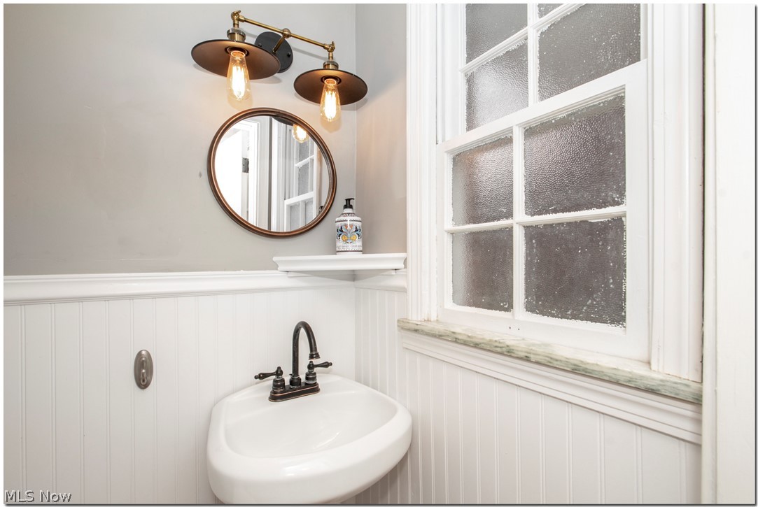 3794 Bushnell Road Cleveland, OH 44118 - Photo 17 of 35 Gallery Image 17