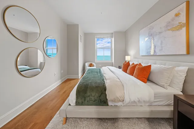 $889,000 | 850 North Lake Shore Drive, Unit 206, Chicago, IL 60611