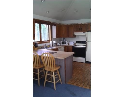 47 Lake Road Narragansett, RI 02882 - Photo 9 of 16 Gallery Image 9
