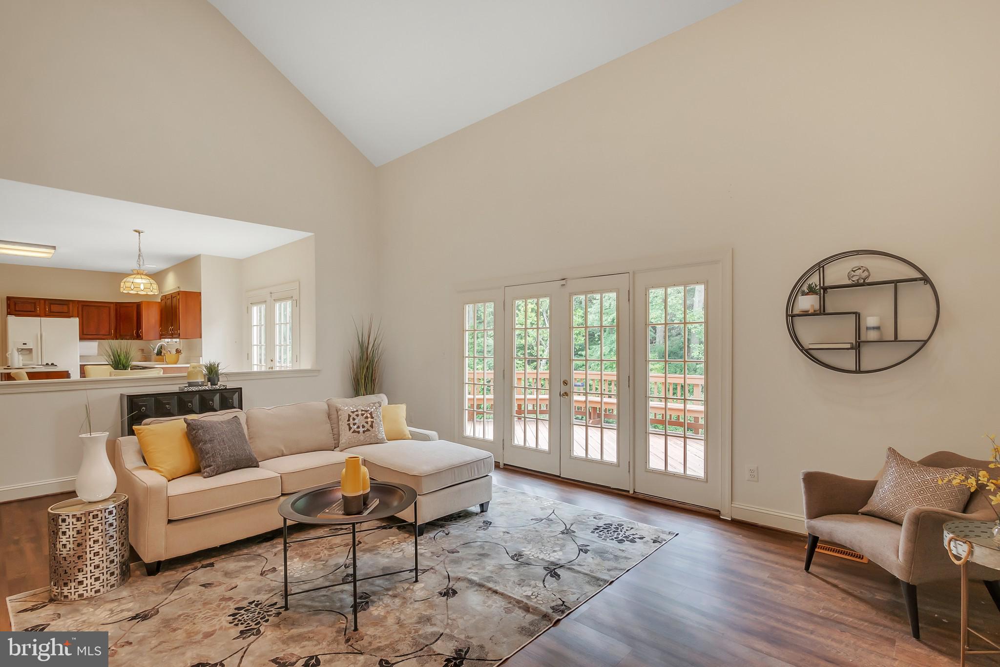 6628 Old Chesterbrook Road McLean, VA 22101 - Photo 8 of 32 RELAXING FAMILY ROOM ACCESS TO THE DECK
