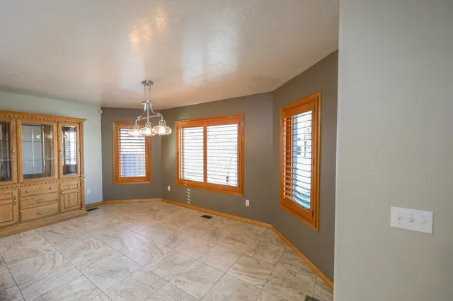 $579,900 | 516 Oak Creek Drive, Rock Springs, WY 82901