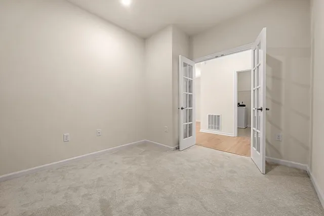 $3,750 | 2 Stratton Drive, Unit 102, Woburn, MA 01801