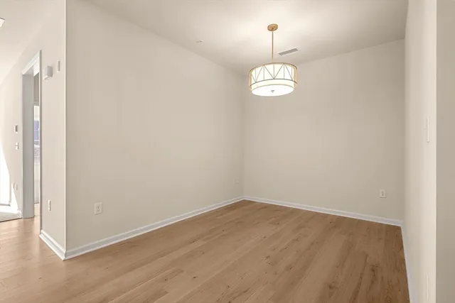 $3,750 | 2 Stratton Drive, Unit 102, Woburn, MA 01801