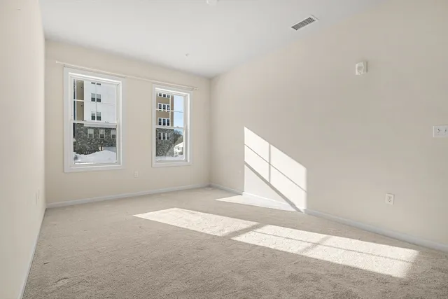 $3,750 | 2 Stratton Drive, Unit 102, Woburn, MA 01801