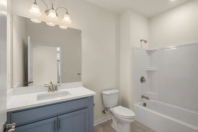 $3,750 | 2 Stratton Drive, Unit 102, Woburn, MA 01801