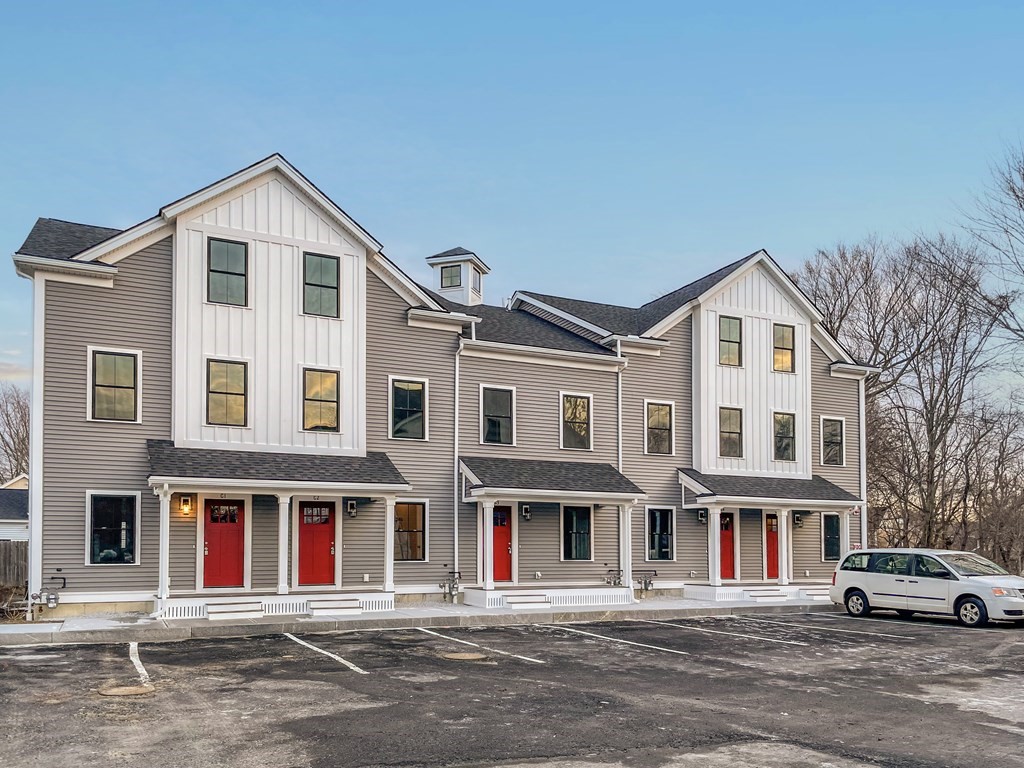 4 Beach Road, Unit C 4 Salisbury, MA 01952 - Photo 1 of 16 Gallery Image 1