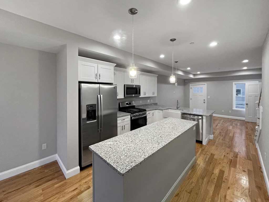 4 Beach Road, Unit C 4 Salisbury, MA 01952 - Photo 3 of 16 Gallery Image 3