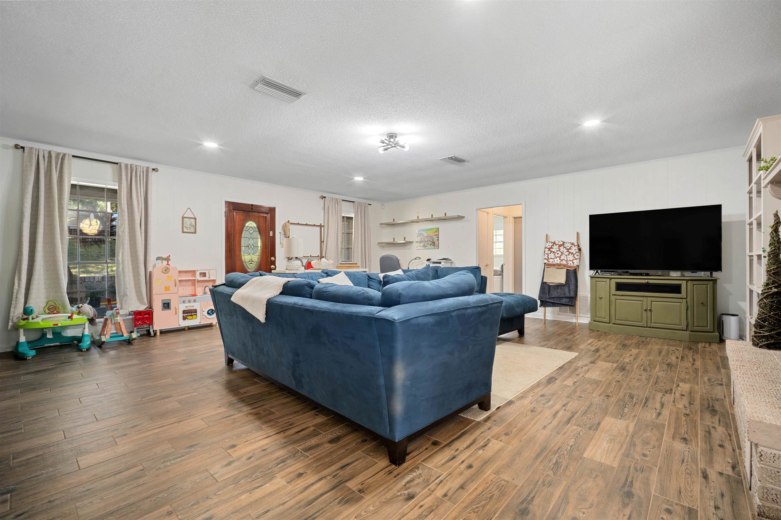 74 Caisson Trace Daphne, AL 36527 - Photo 6 of 26 Living Room