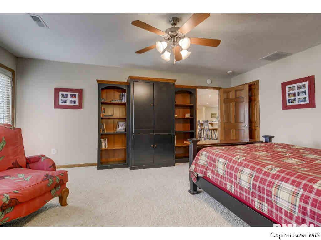 49 Oak Lane Springfield, IL 62712 - Photo 15 of 36 Gallery Image 15