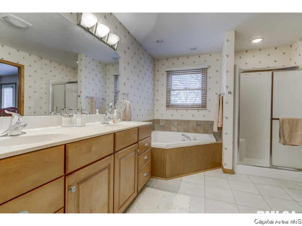 49 Oak Lane Springfield, IL 62712 - Photo 16 of 36 Gallery Image 16