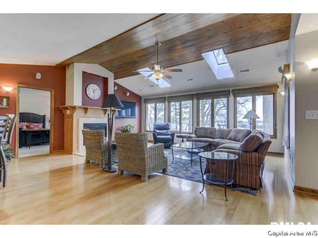 49 Oak Lane Springfield, IL 62712 - Photo 2 of 36 Gallery Image 2