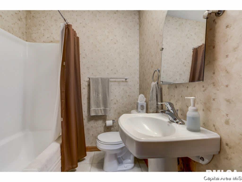 49 Oak Lane Springfield, IL 62712 - Photo 24 of 36 Gallery Image 24