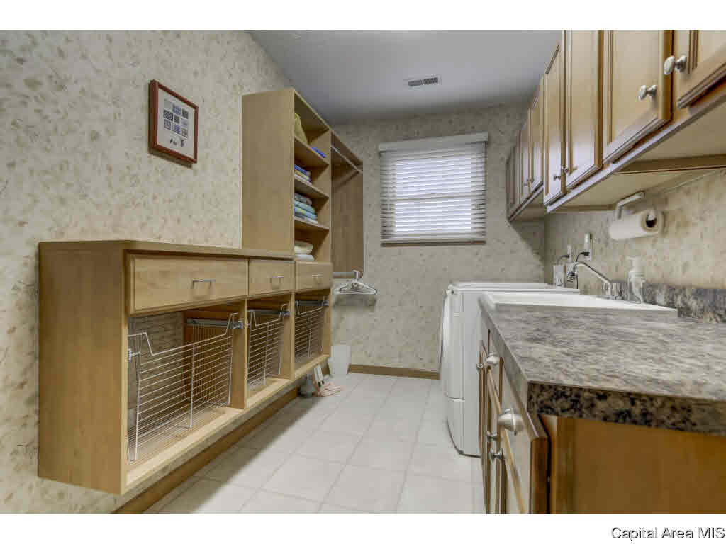 49 Oak Lane Springfield, IL 62712 - Photo 26 of 36 Gallery Image 26