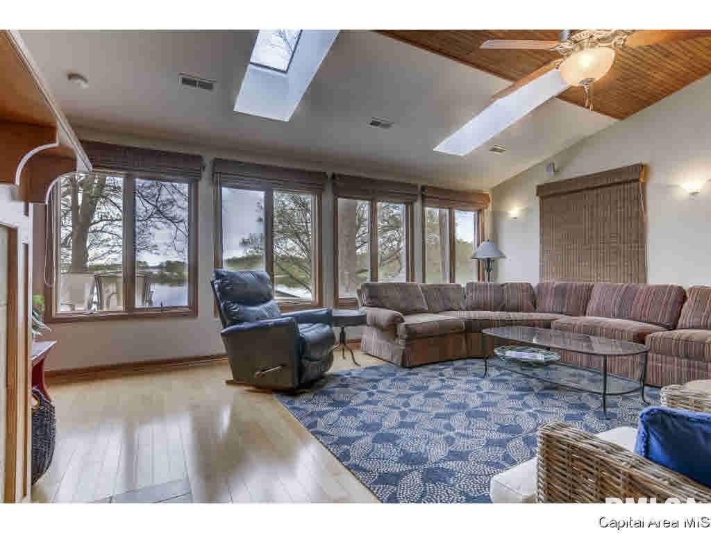 49 Oak Lane Springfield, IL 62712 - Photo 3 of 36 Gallery Image 3