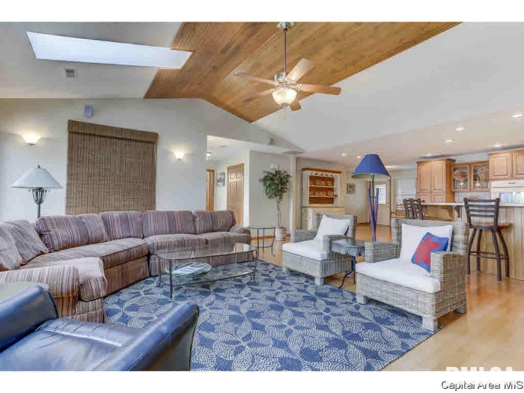 49 Oak Lane Springfield, IL 62712 - Photo 4 of 36 Gallery Image 4