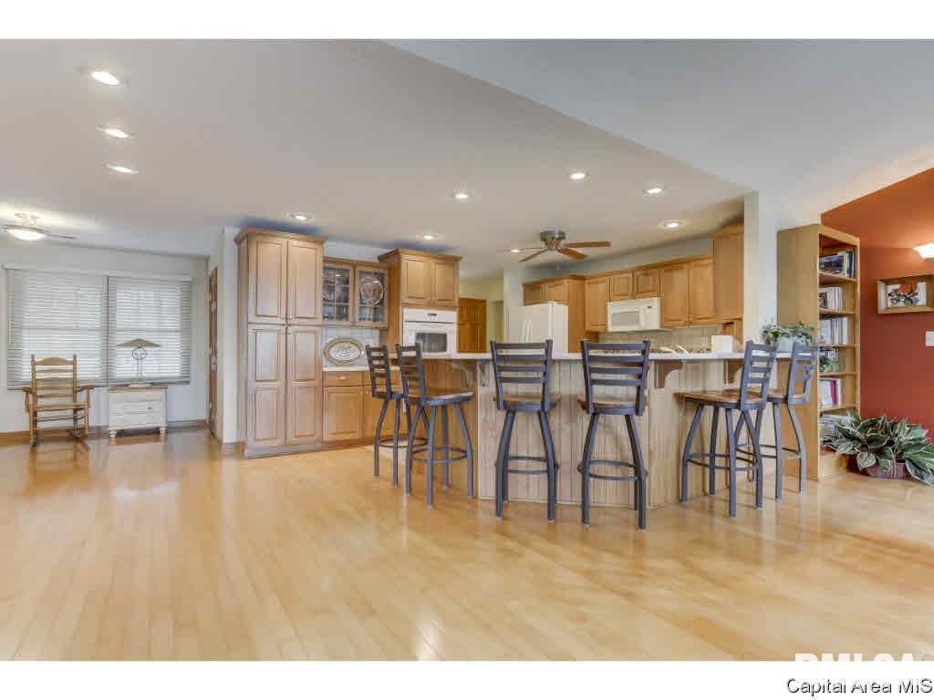 49 Oak Lane Springfield, IL 62712 - Photo 7 of 36 Gallery Image 7