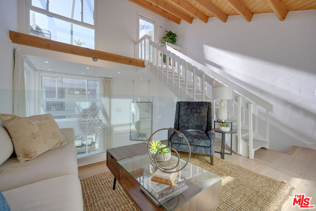 14 Reef Street, Unit 4 Marina del Rey, CA 90292 - Photo 13 of 34 Gallery Image 13