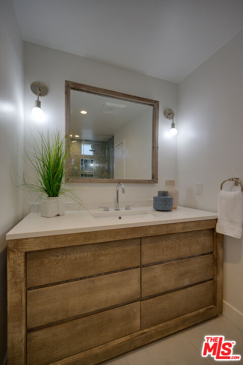 14 Reef Street, Unit 4 Marina del Rey, CA 90292 - Photo 22 of 34 Gallery Image 22