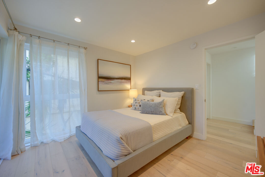 14 Reef Street, Unit 4 Marina del Rey, CA 90292 - Photo 25 of 34 Gallery Image 25