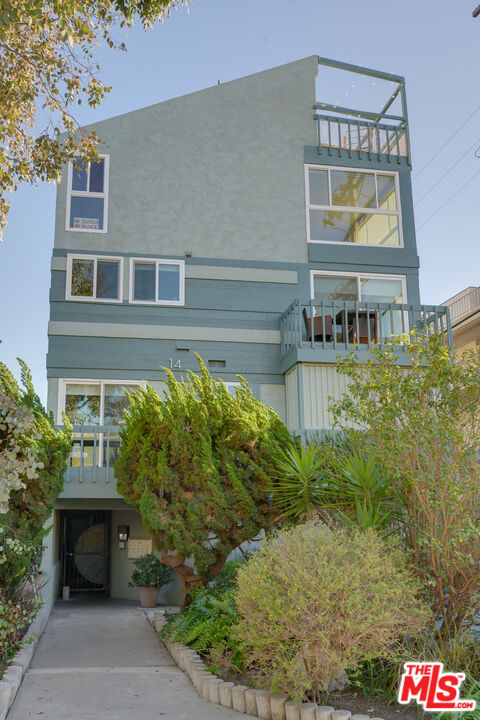 14 Reef Street, Unit 4 Marina del Rey, CA 90292 - Photo 28 of 34 Gallery Image 28
