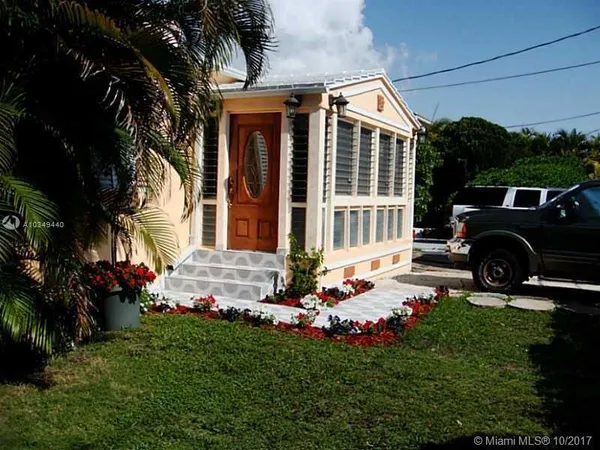 $2,500,000 | 9324 Abbott Avenue, Surfside, FL 33154