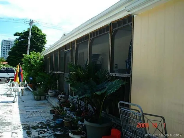 $2,500,000 | 9324 Abbott Avenue, Surfside, FL 33154