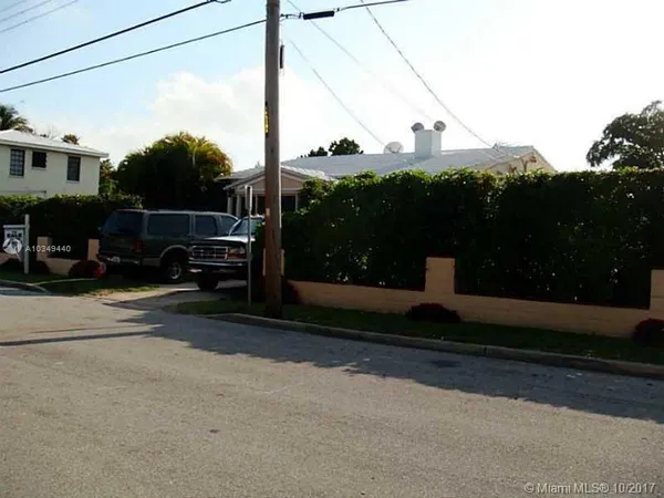 $2,500,000 | 9324 Abbott Avenue, Surfside, FL 33154