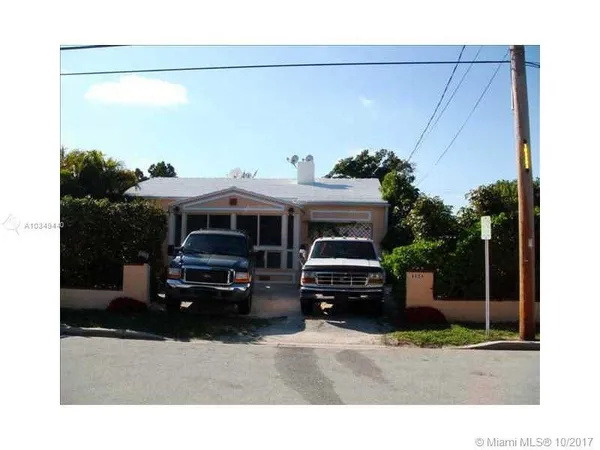 $2,500,000 | 9324 Abbott Avenue, Surfside, FL 33154