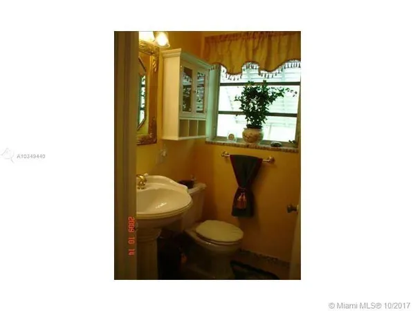 $2,500,000 | 9324 Abbott Avenue, Surfside, FL 33154