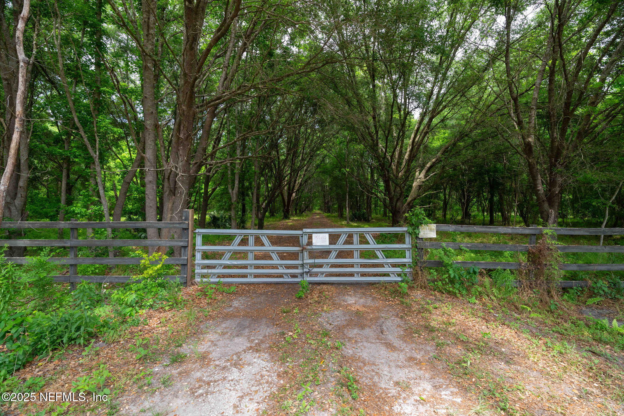 8549 Thomas Road Jacksonville, FL 32219 - Photo 25 of 30 a view of park with wooden fence